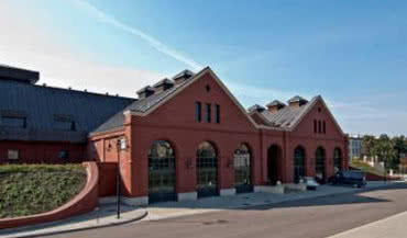 Nowoczesny budynek w klasycznym stylu